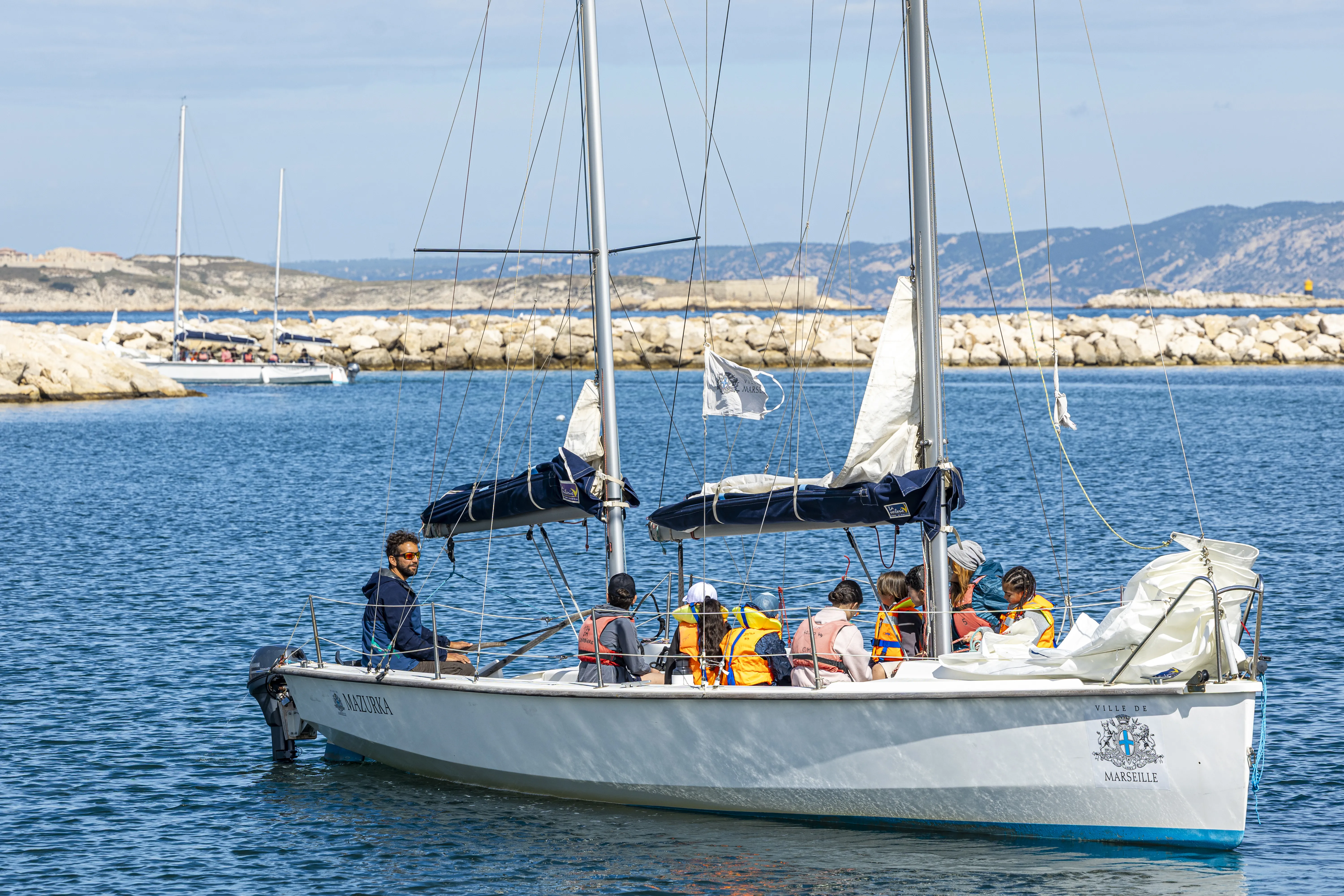 Cours de voile au stade nautique